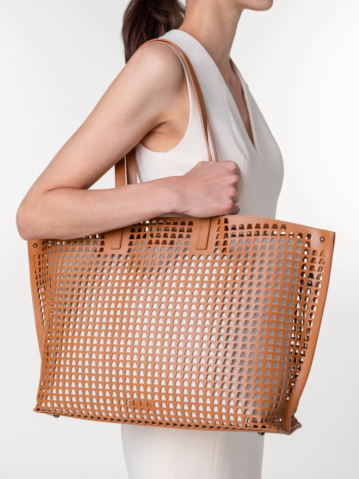 Ai Medium Shoulder Tote