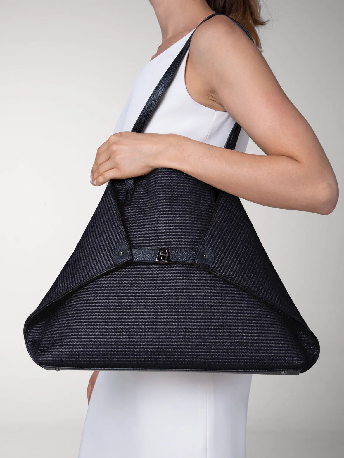 Ai Medium Shoulder Tote