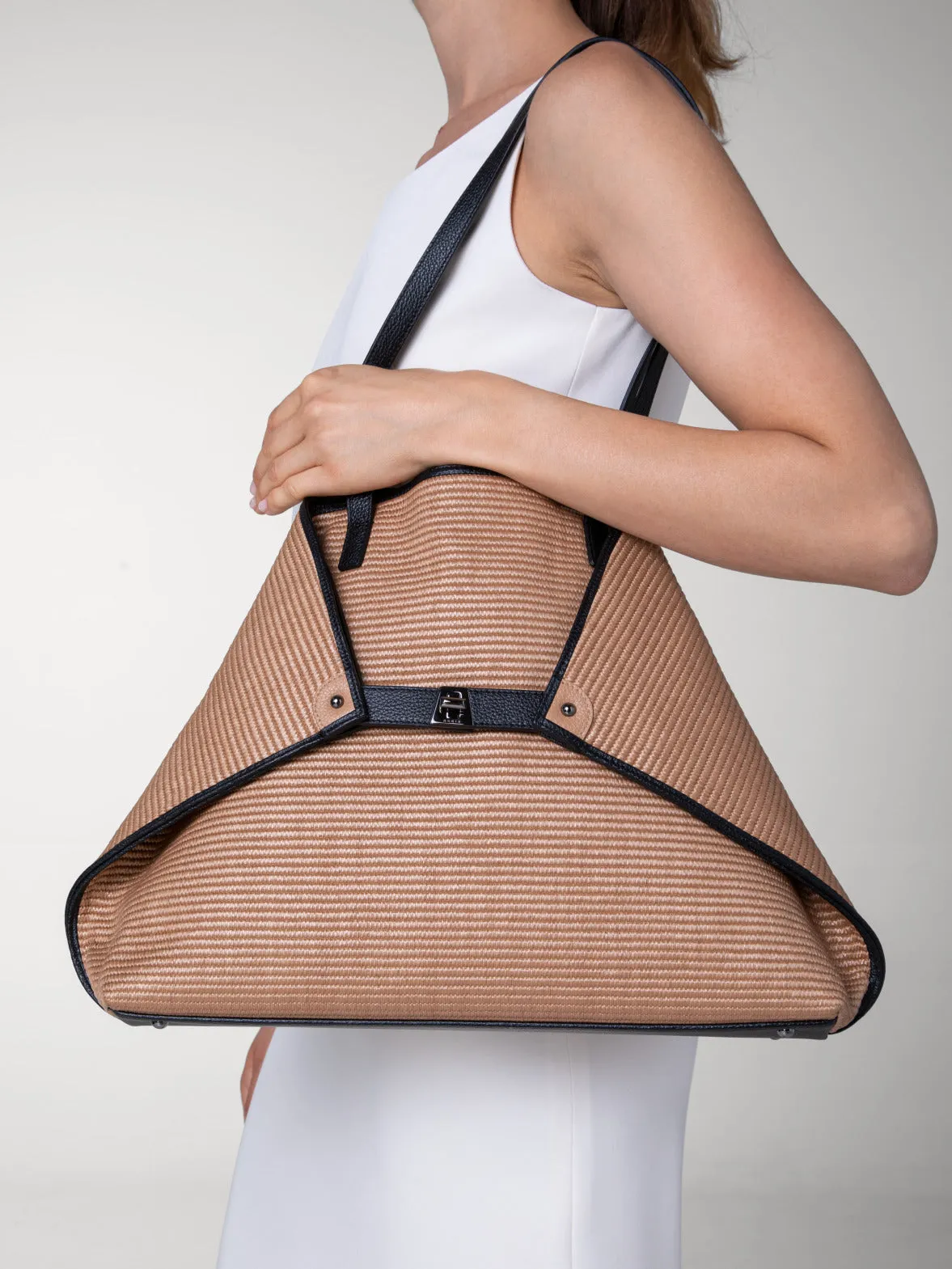 Ai Medium Shoulder Tote