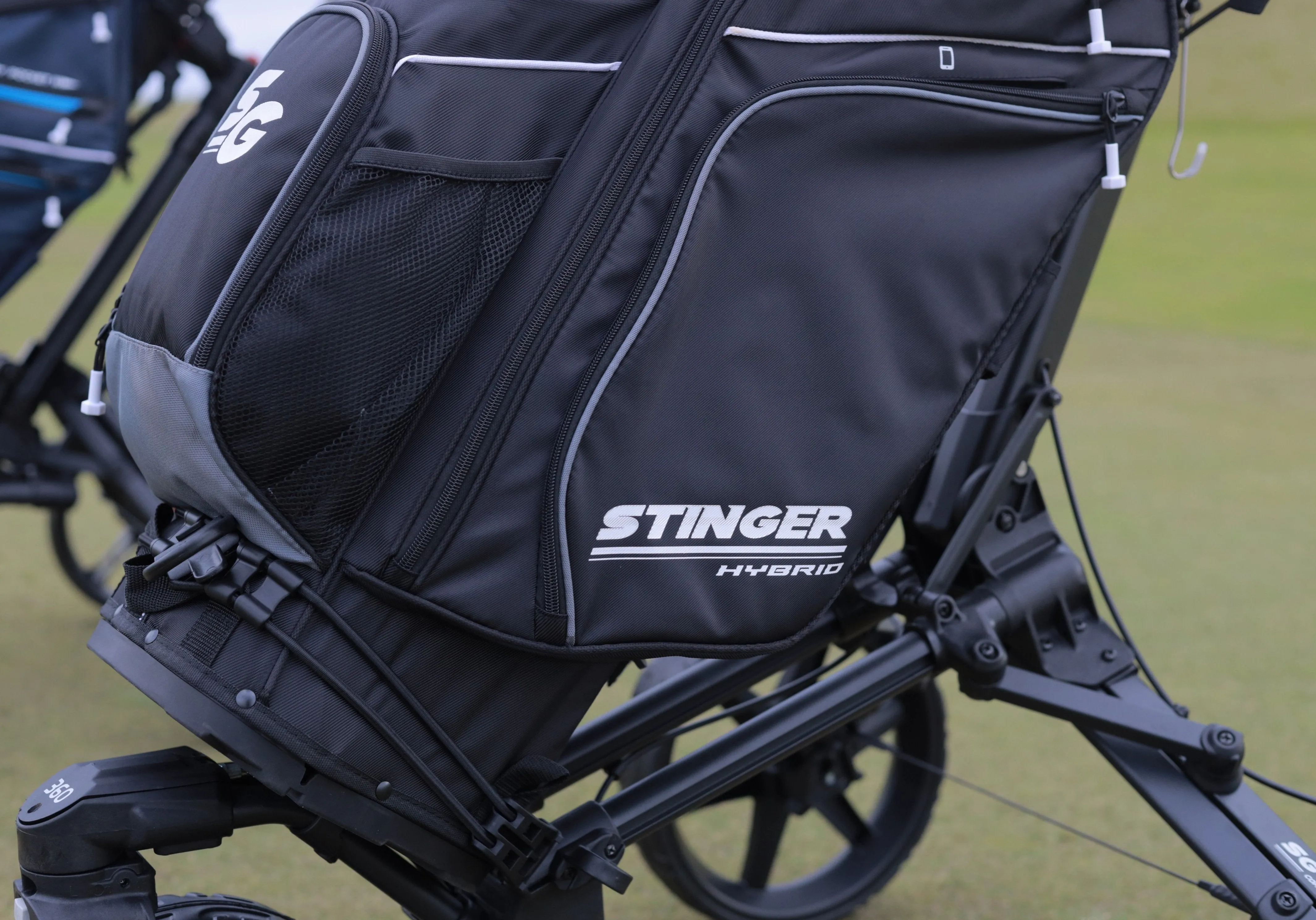 Hybrid Stand Bag - Black/White