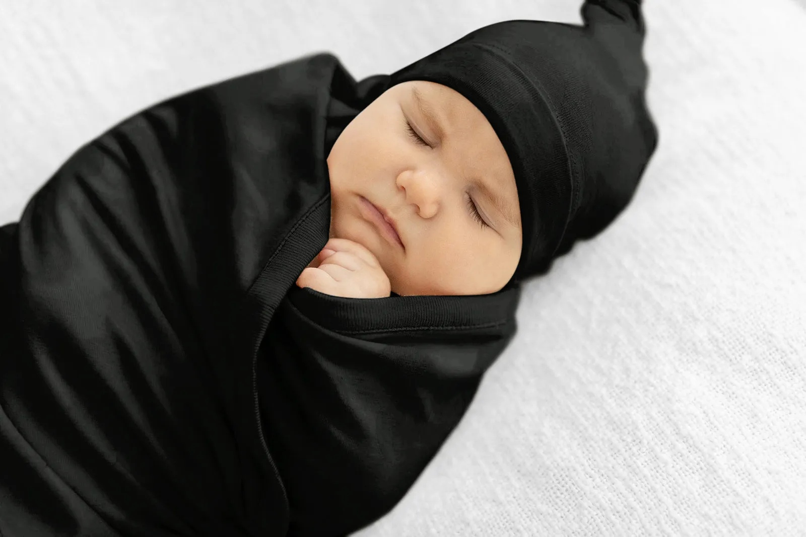 Ivy Robe & Black Newborn Swaddle Blanket Set