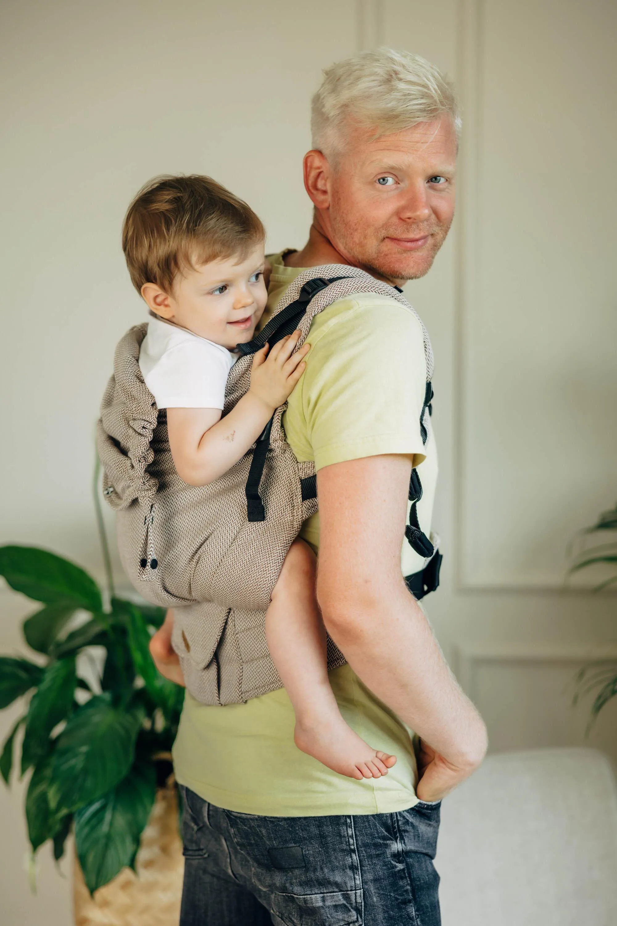 LennyLamb Preschool Carrier Little Herringbone Almond