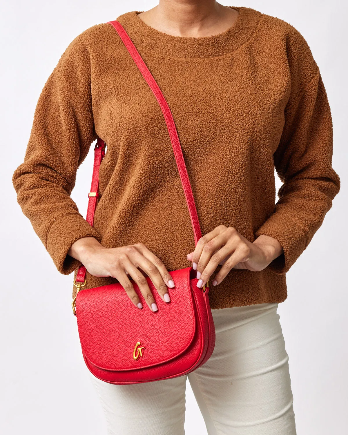 MEDIUM PEBBLE SHOULDER BAG - RED