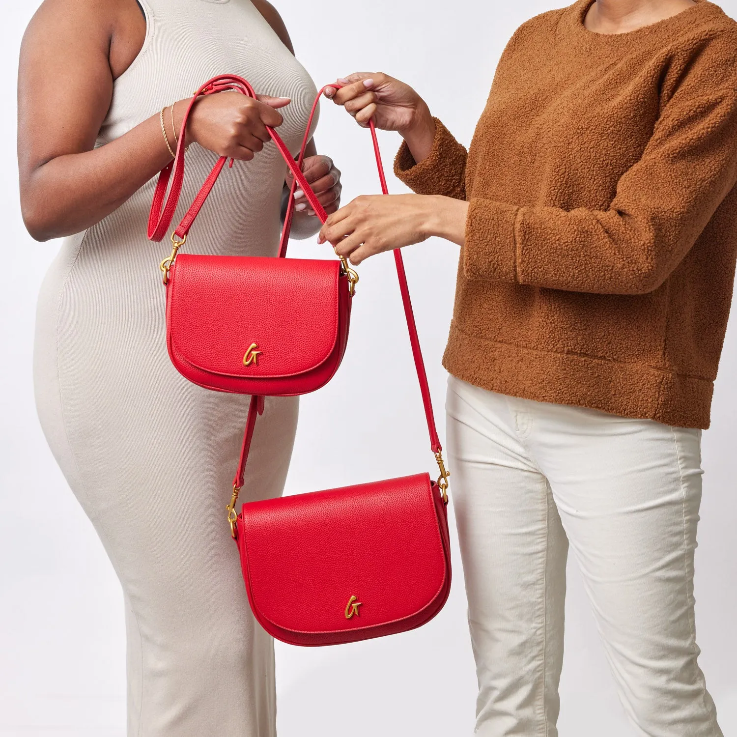 MEDIUM PEBBLE SHOULDER BAG - RED