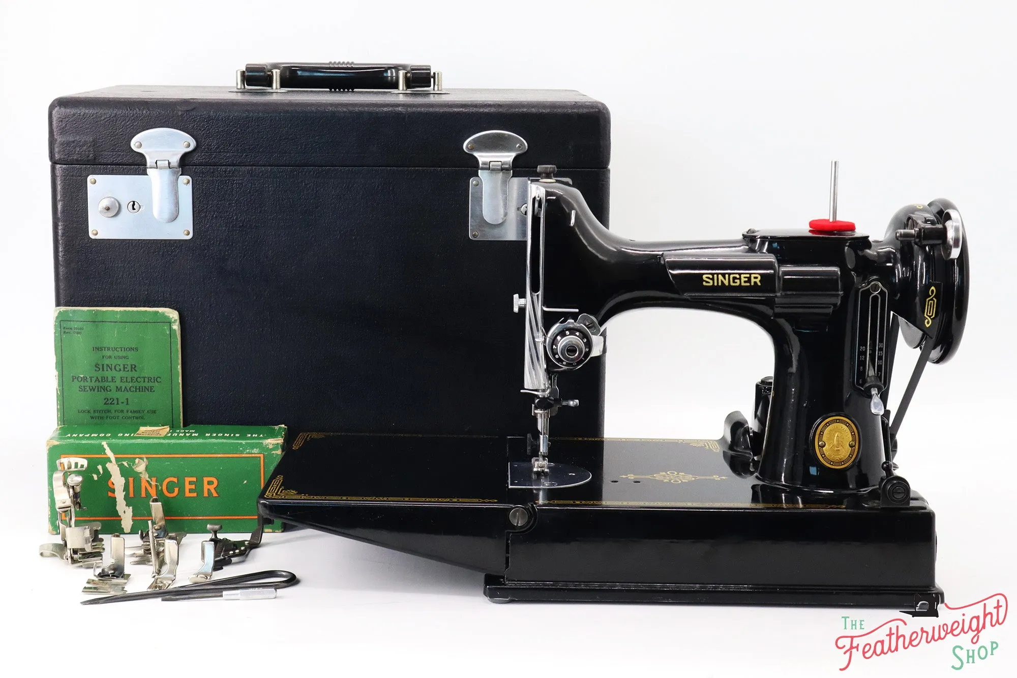 Singer Featherweight 221 Sewing Machine, AK756***