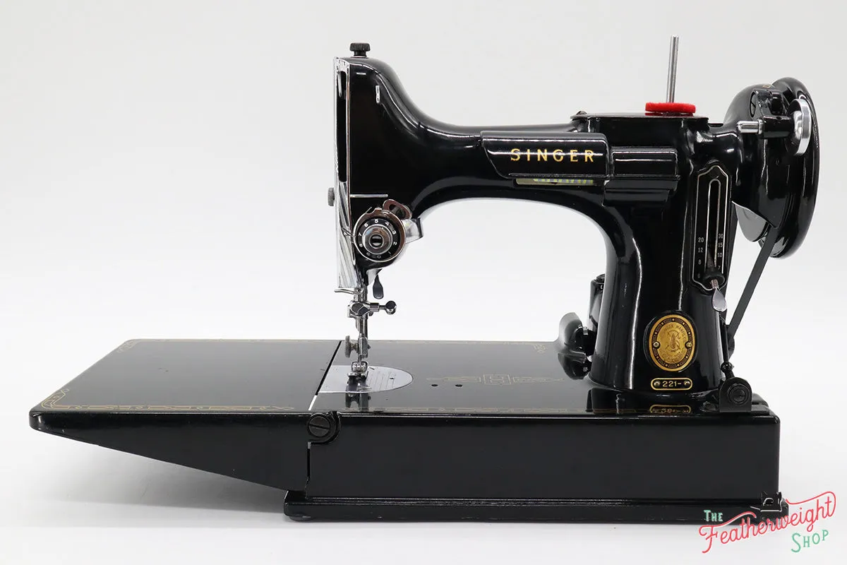 Singer Featherweight 221 Sewing Machine, AL709***