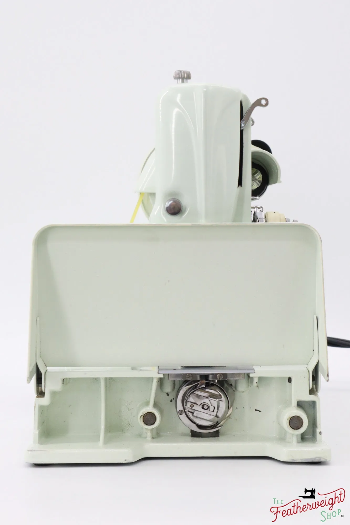 Singer Featherweight 221 Sewing Machine, WHITE - EV886***