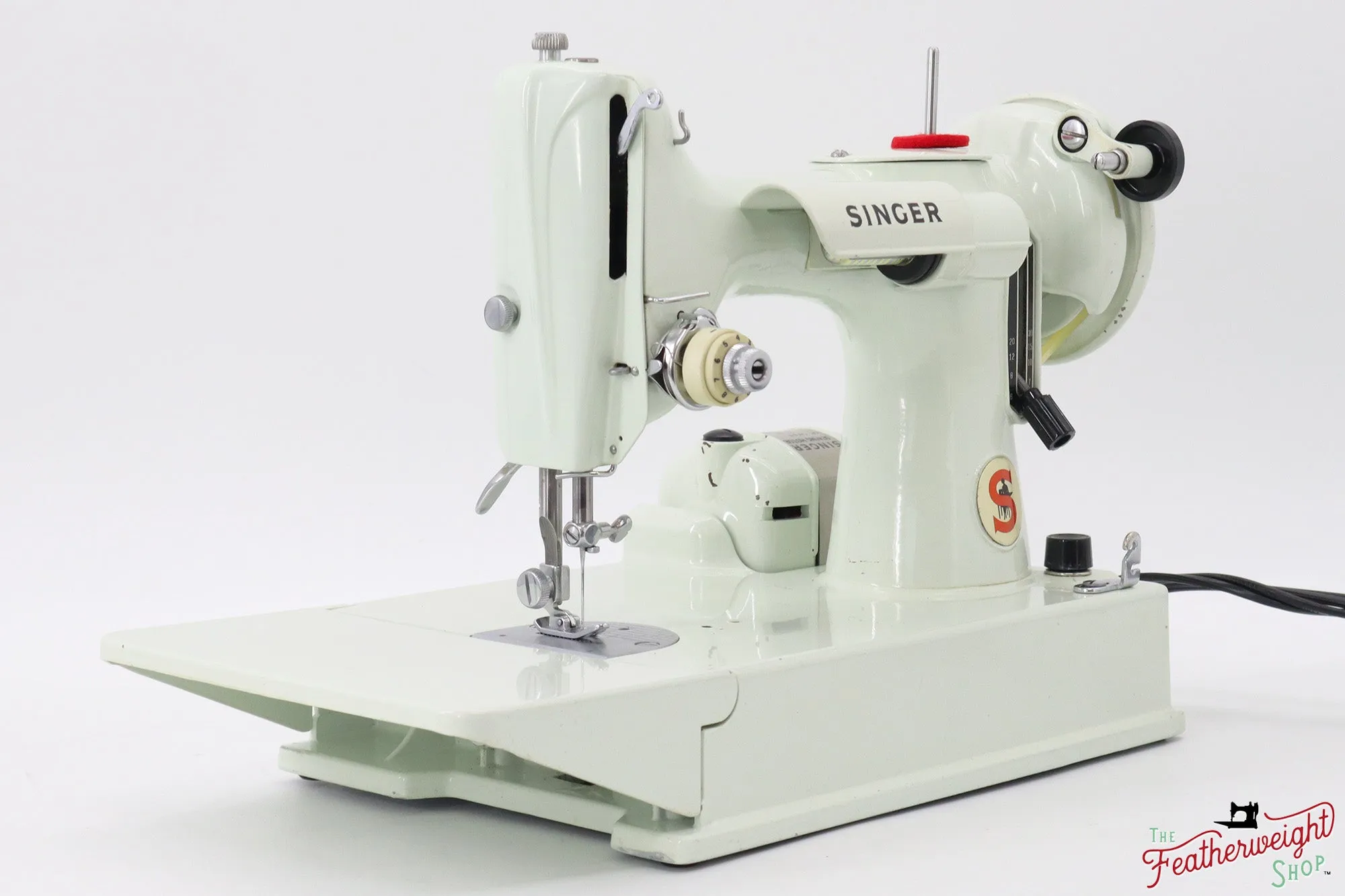 Singer Featherweight 221 Sewing Machine, WHITE - EV886***