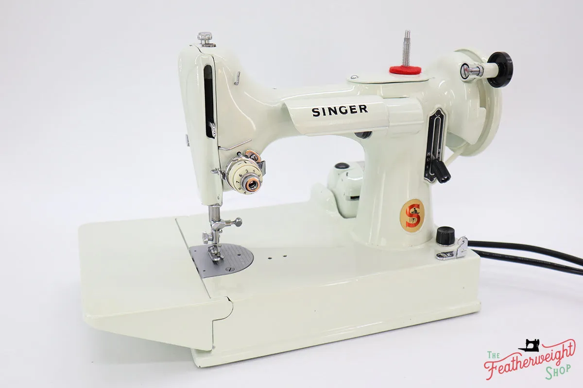 Singer Featherweight 221 Sewing Machine, WHITE EV969***