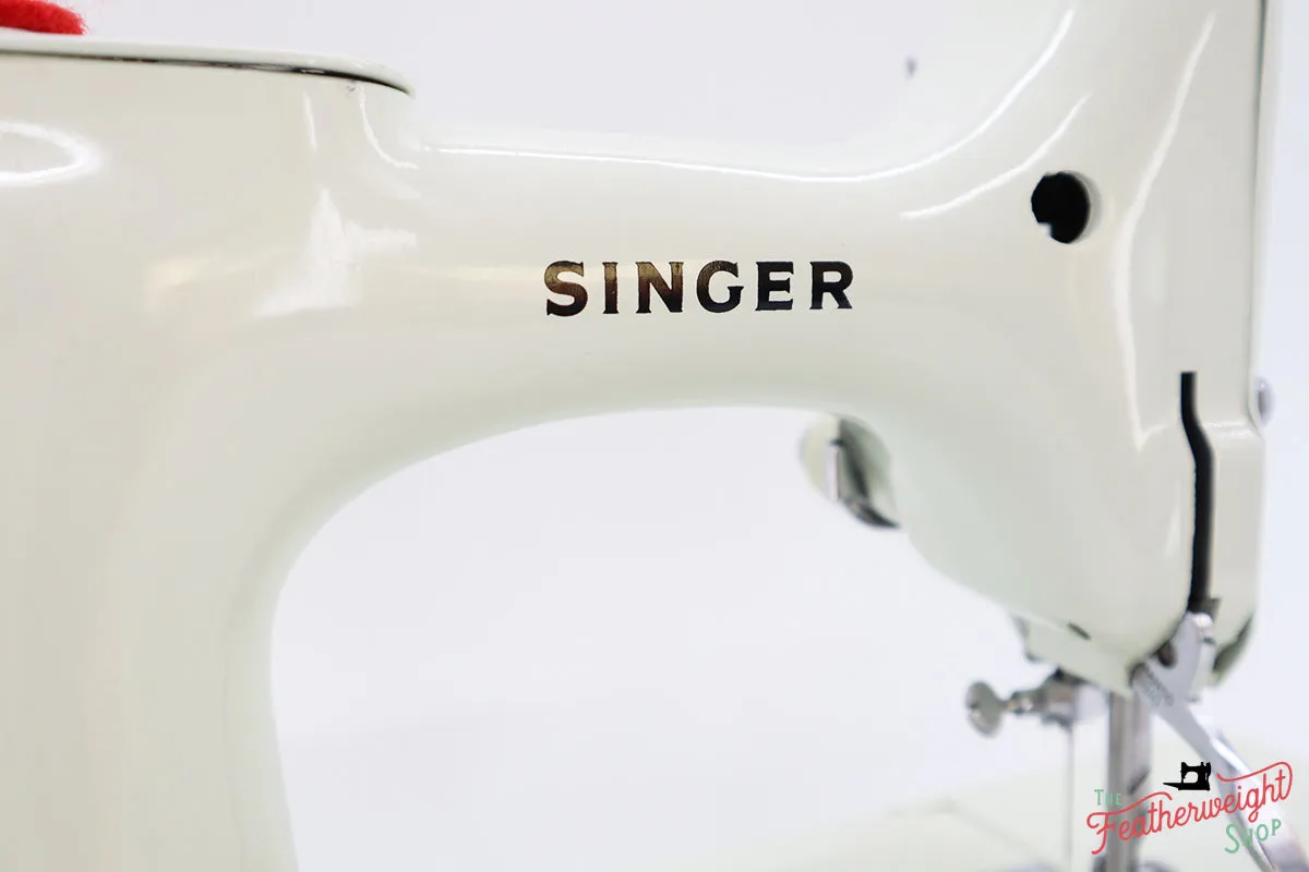 Singer Featherweight 221 Sewing Machine, WHITE EV969***