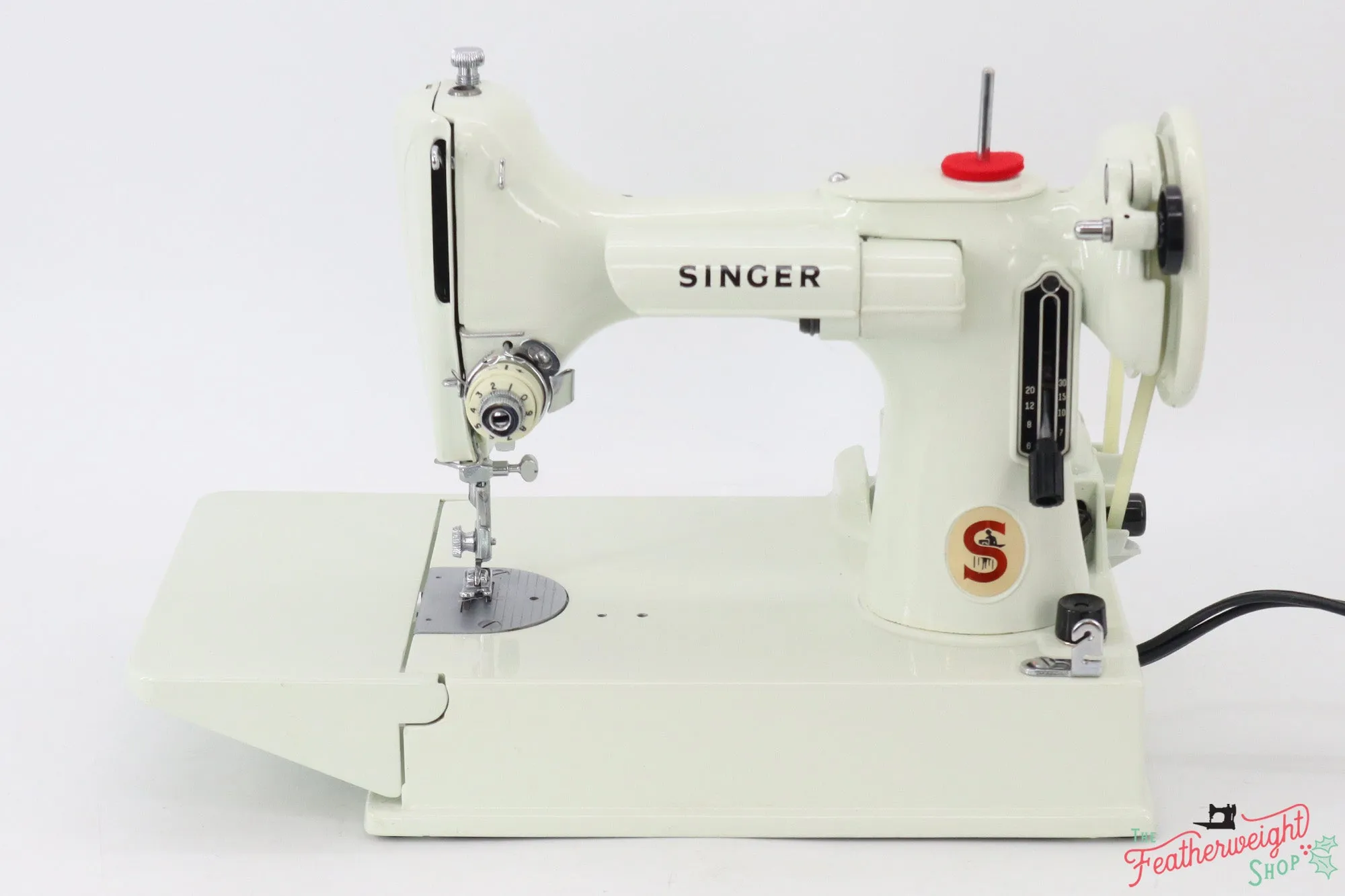 Singer Featherweight 221 Sewing Machine, WHITE - FA235***