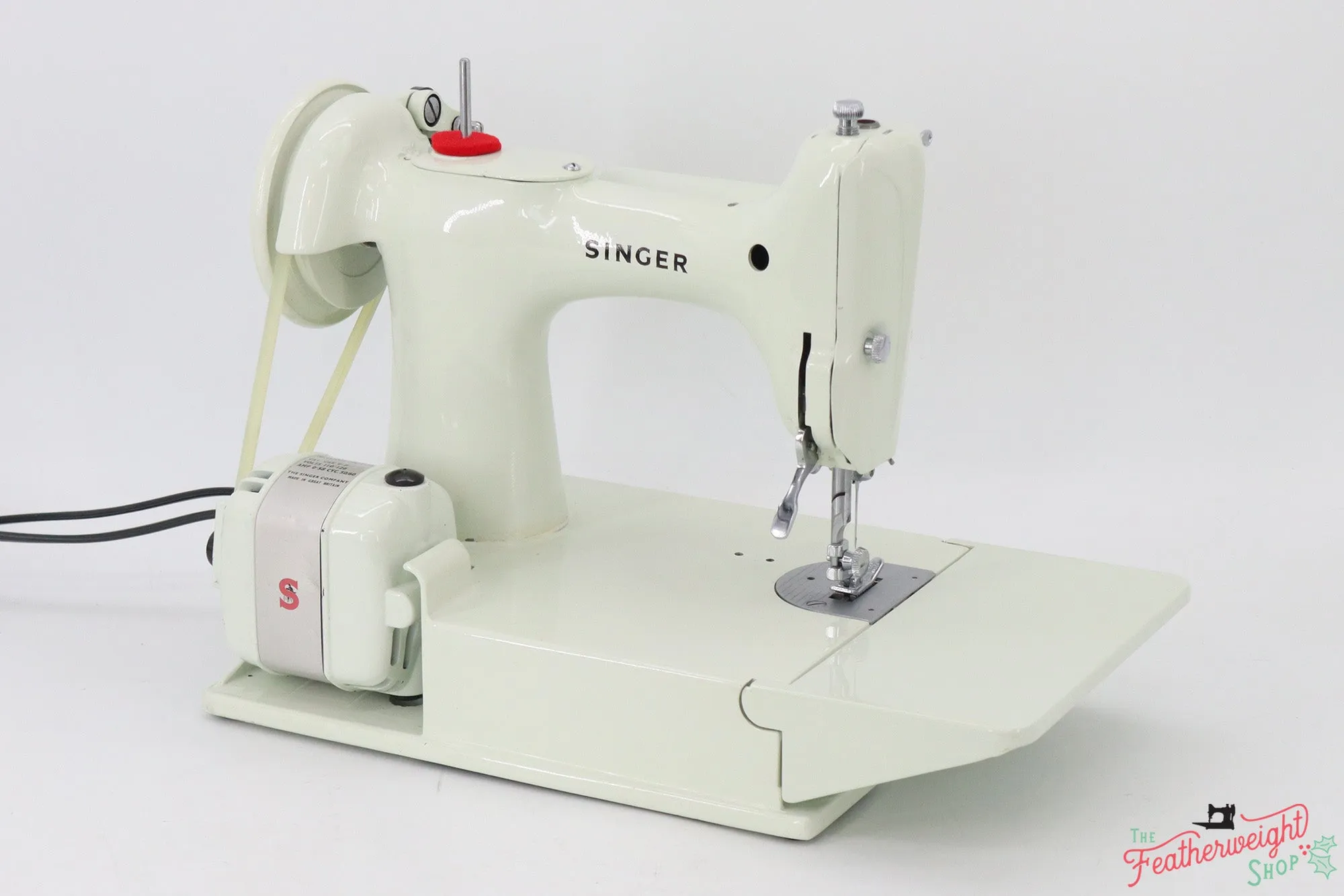 Singer Featherweight 221 Sewing Machine, WHITE - FA235***