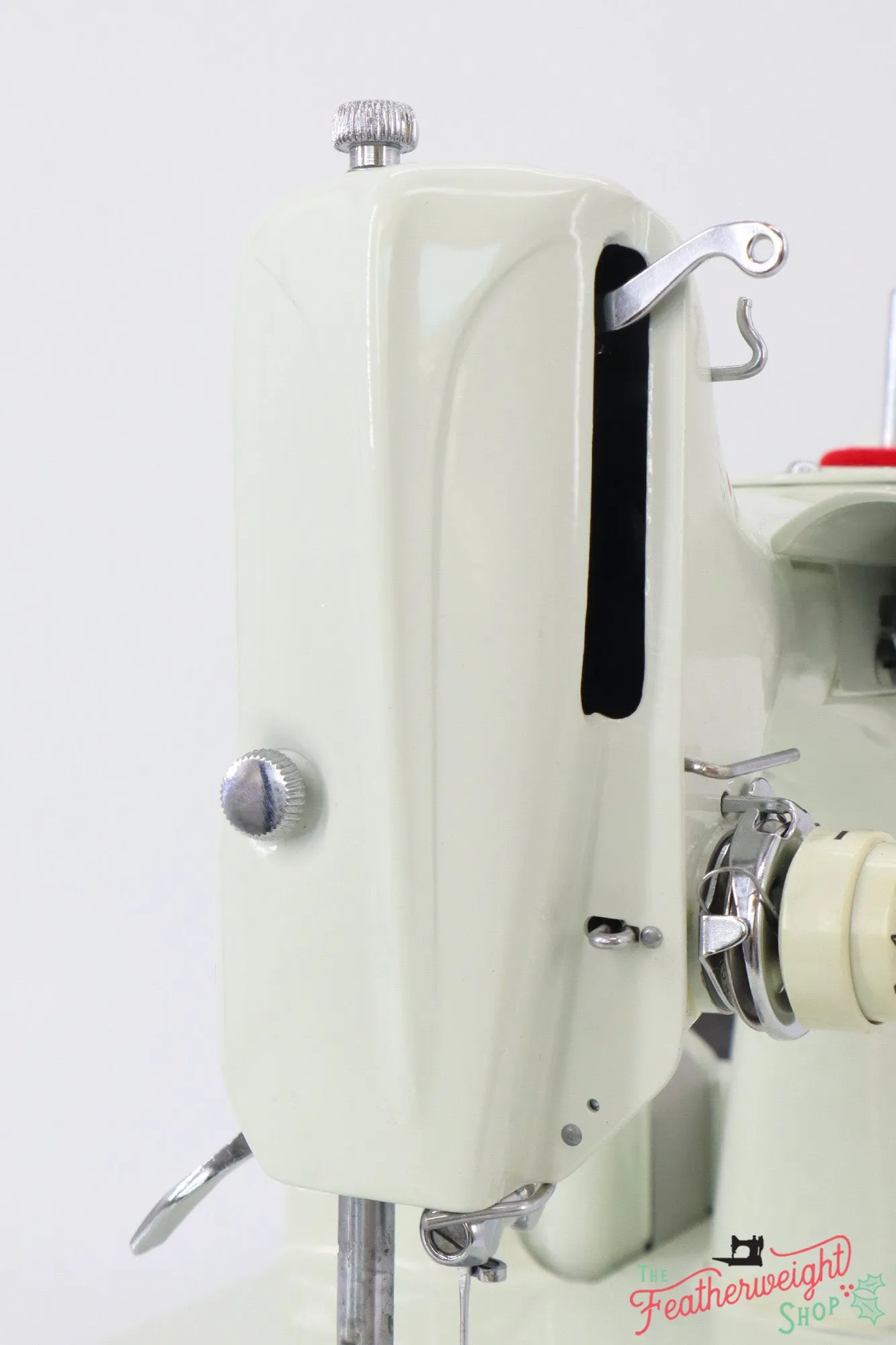 Singer Featherweight 221 Sewing Machine, WHITE - FA235***