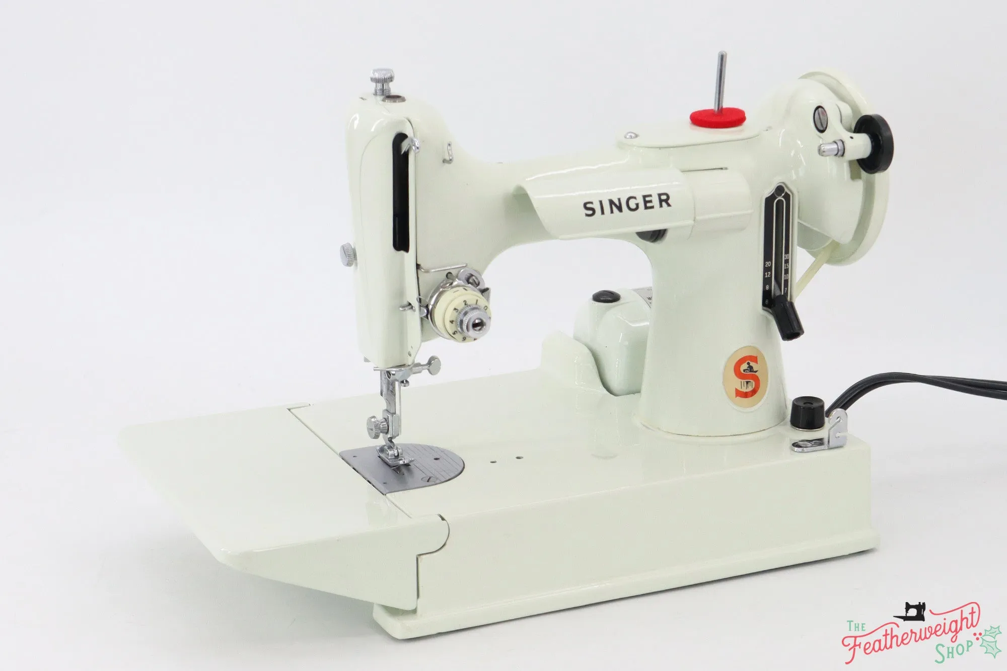 Singer Featherweight 221 Sewing Machine, WHITE - FA235***