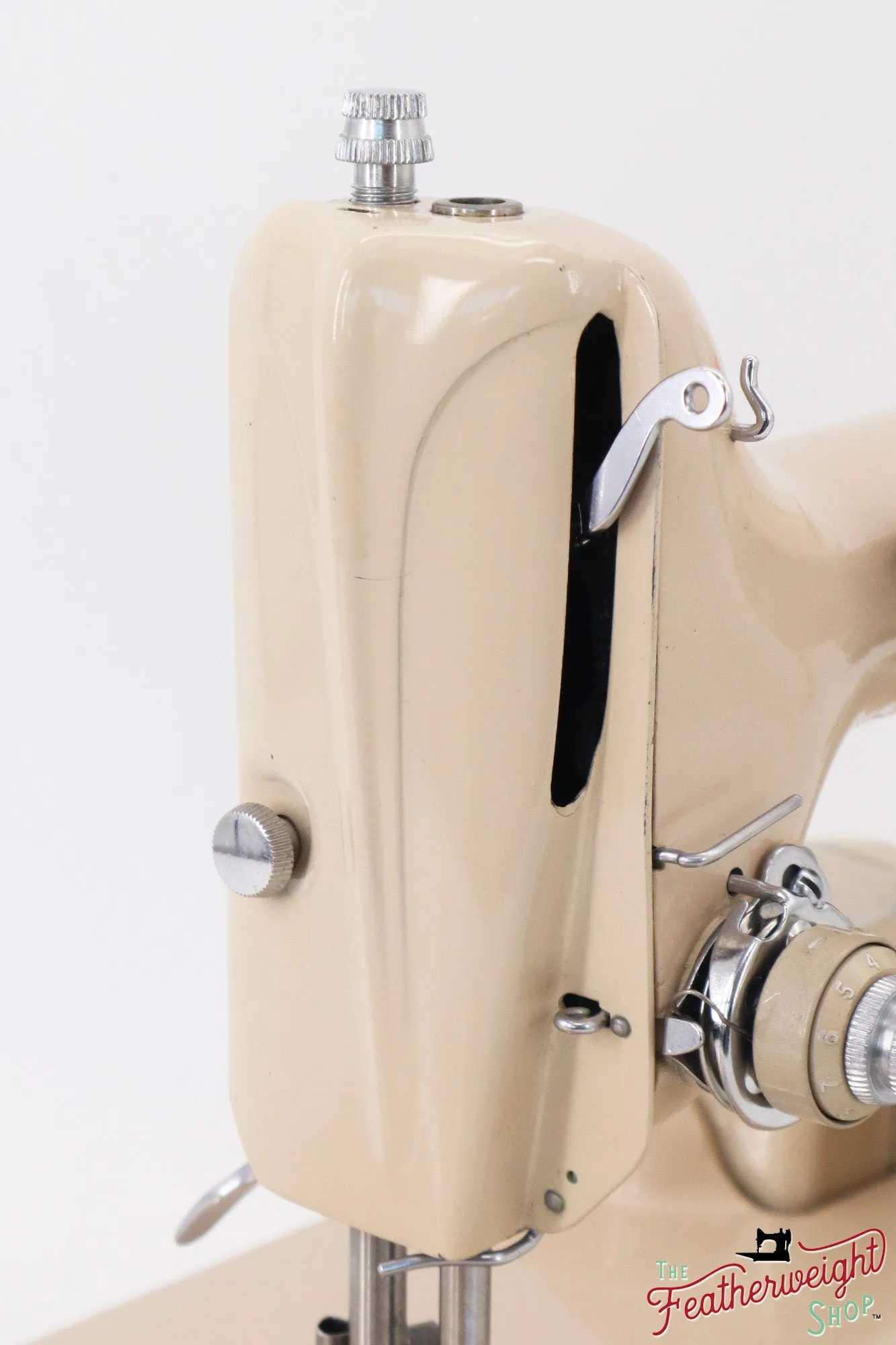 Singer Featherweight 221J Sewing Machine, Tan - JE1525**