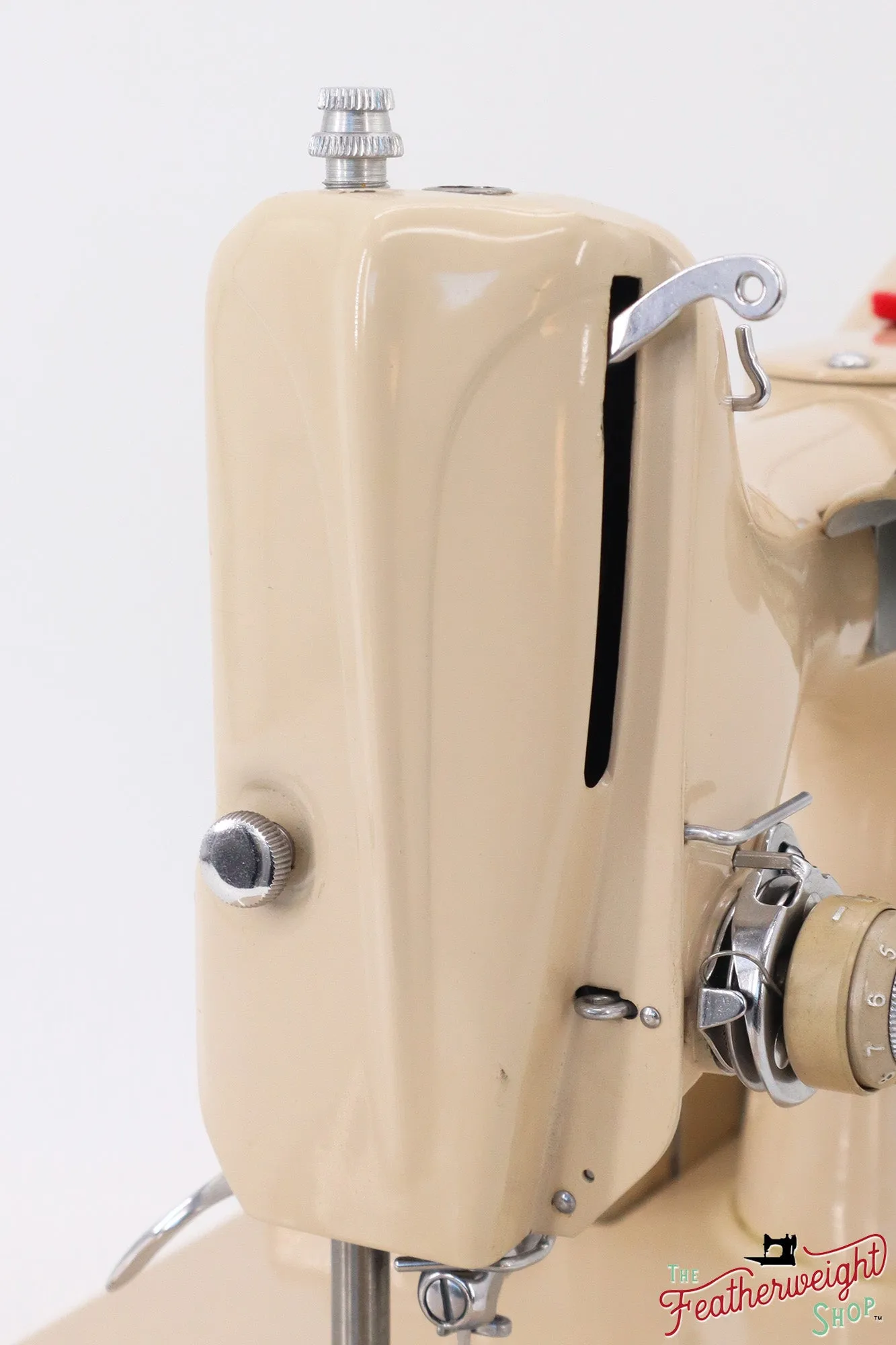 Singer Featherweight 221J Sewing Machine, Tan - JE1589**