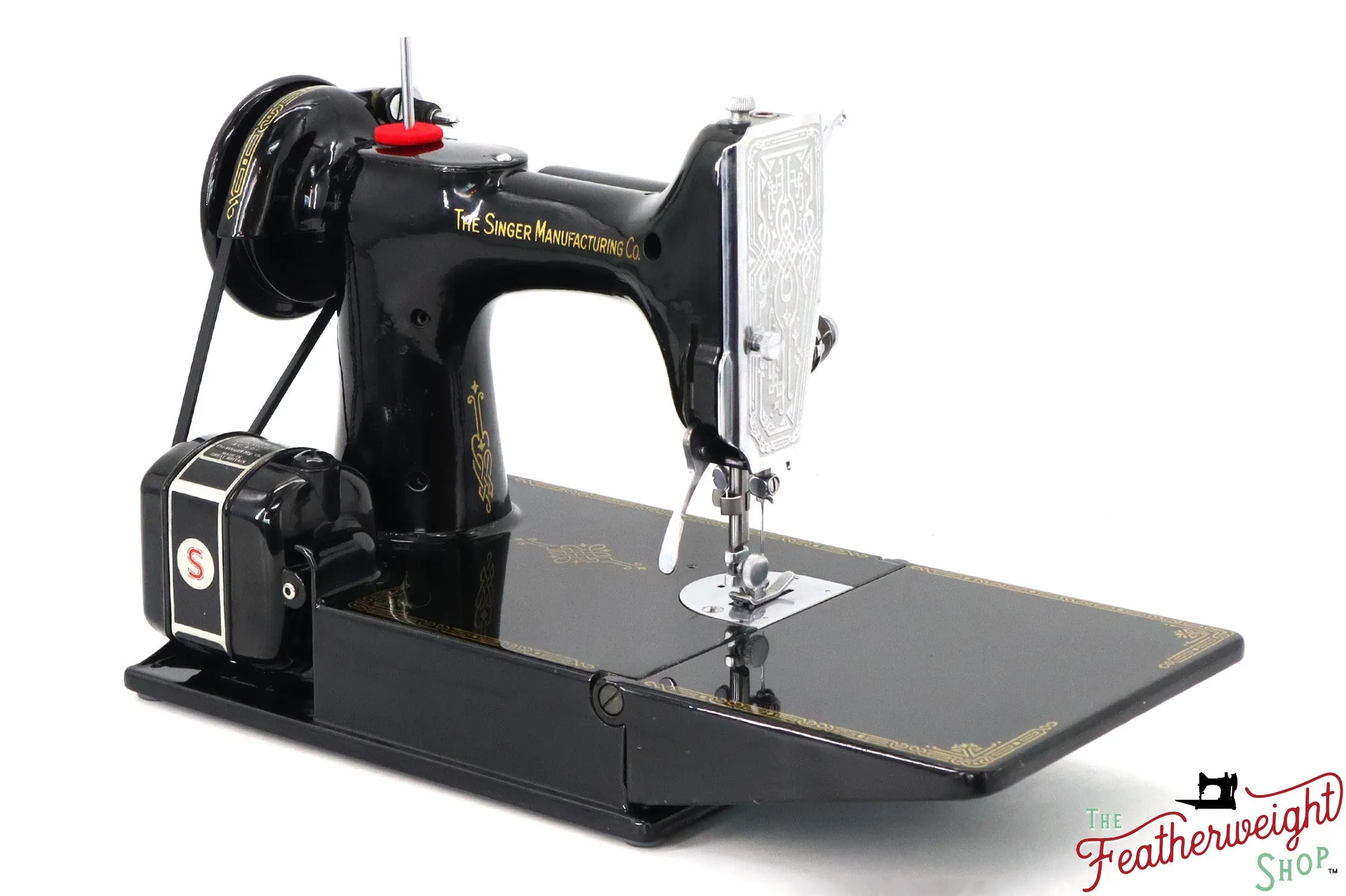 Singer Featherweight 221K Sewing Machine, 1948 - EE4588**