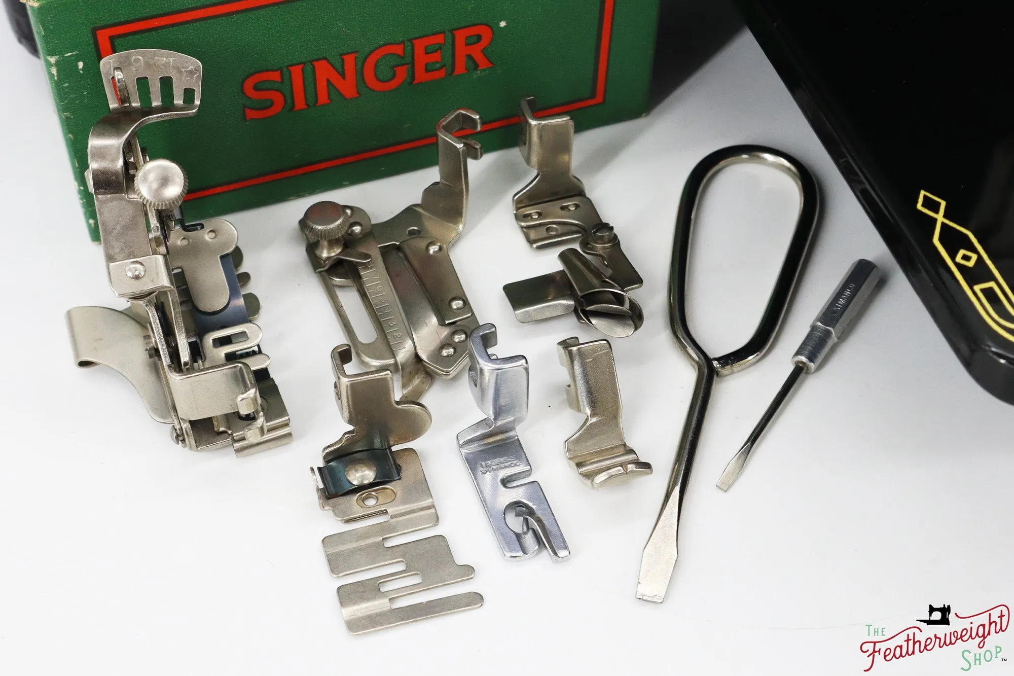 Singer Featherweight 221K Sewing Machine, 1957 - EM020***