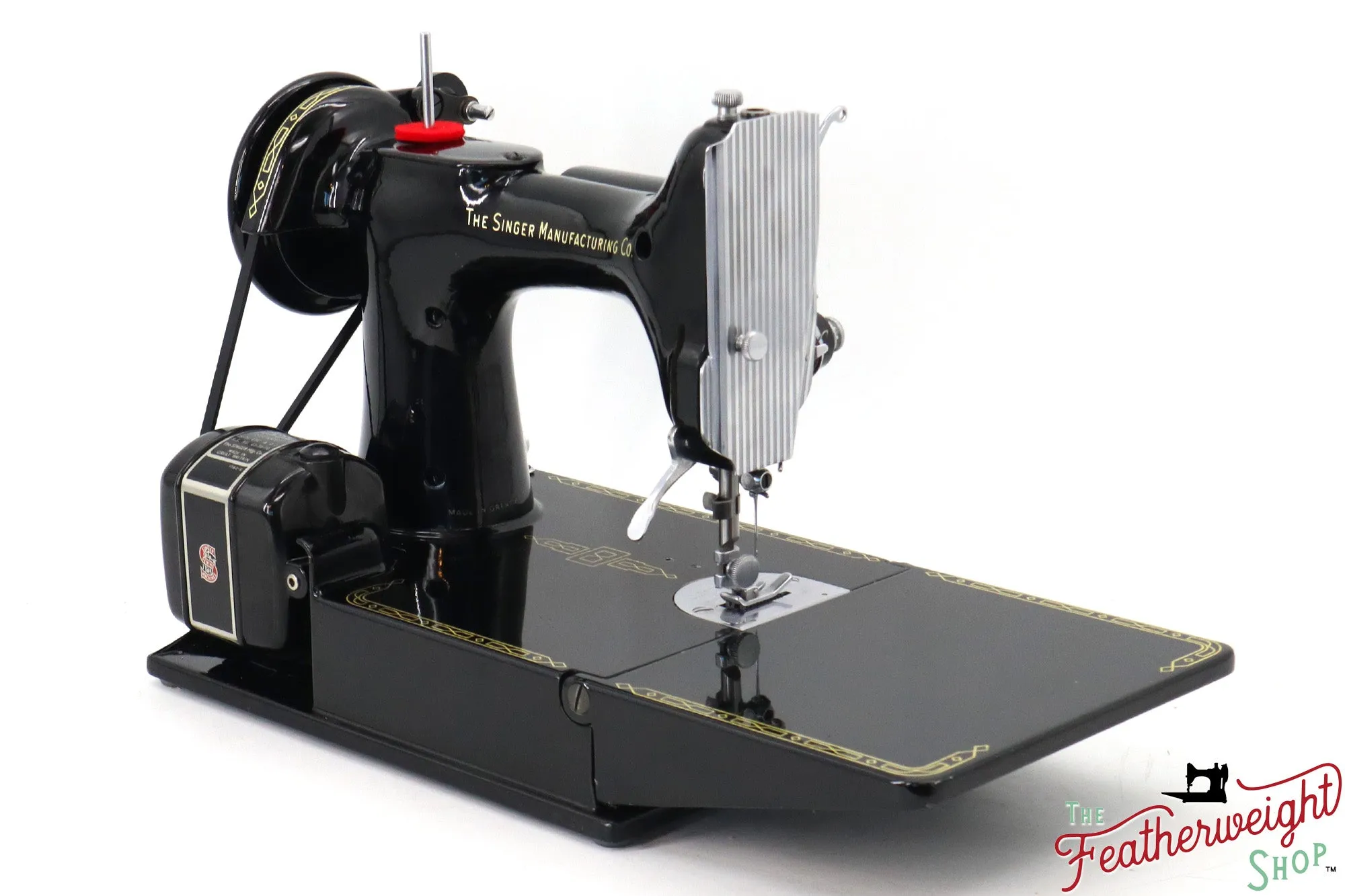 Singer Featherweight 221K Sewing Machine, 1957 - EM597***