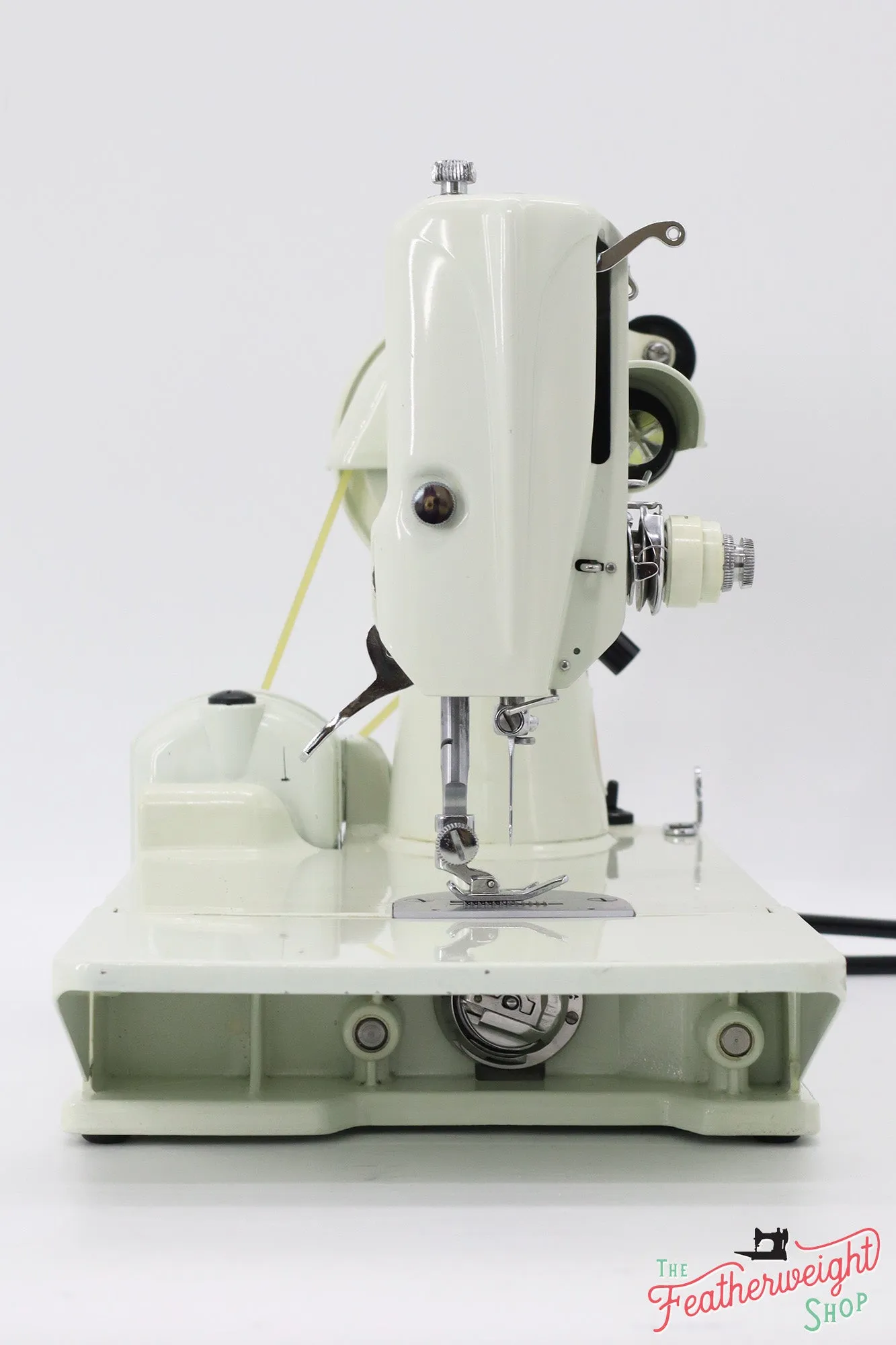 Singer Featherweight 221K Sewing Machine, British WHITE FA223***