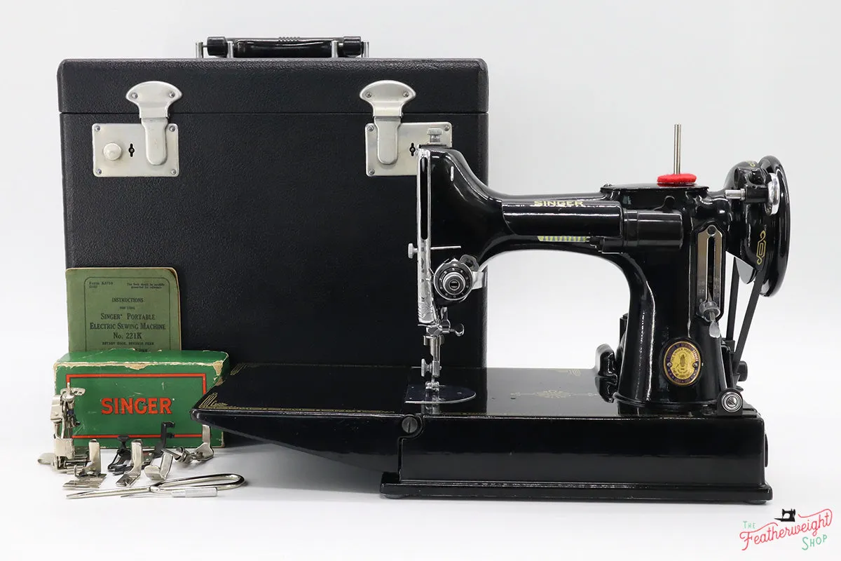 Singer Featherweight 221K Sewing Machine, Centennial EG435***