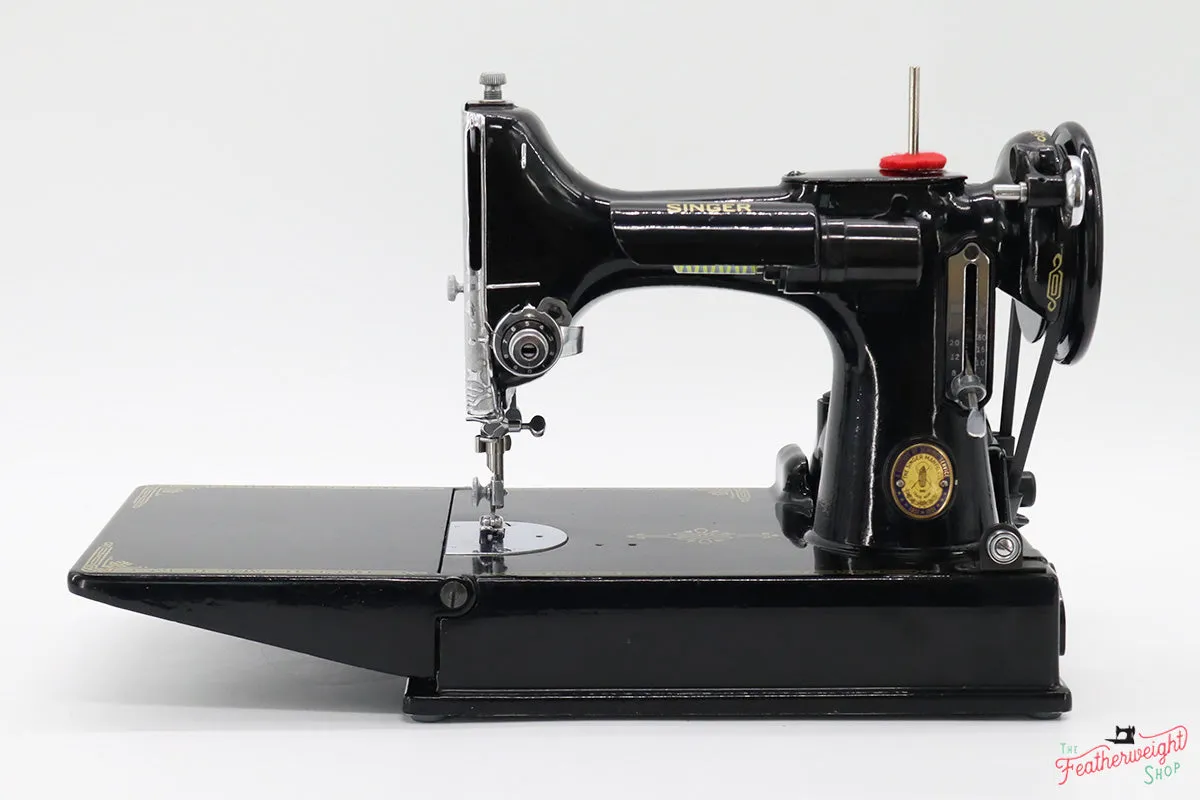 Singer Featherweight 221K Sewing Machine, Centennial EG435***