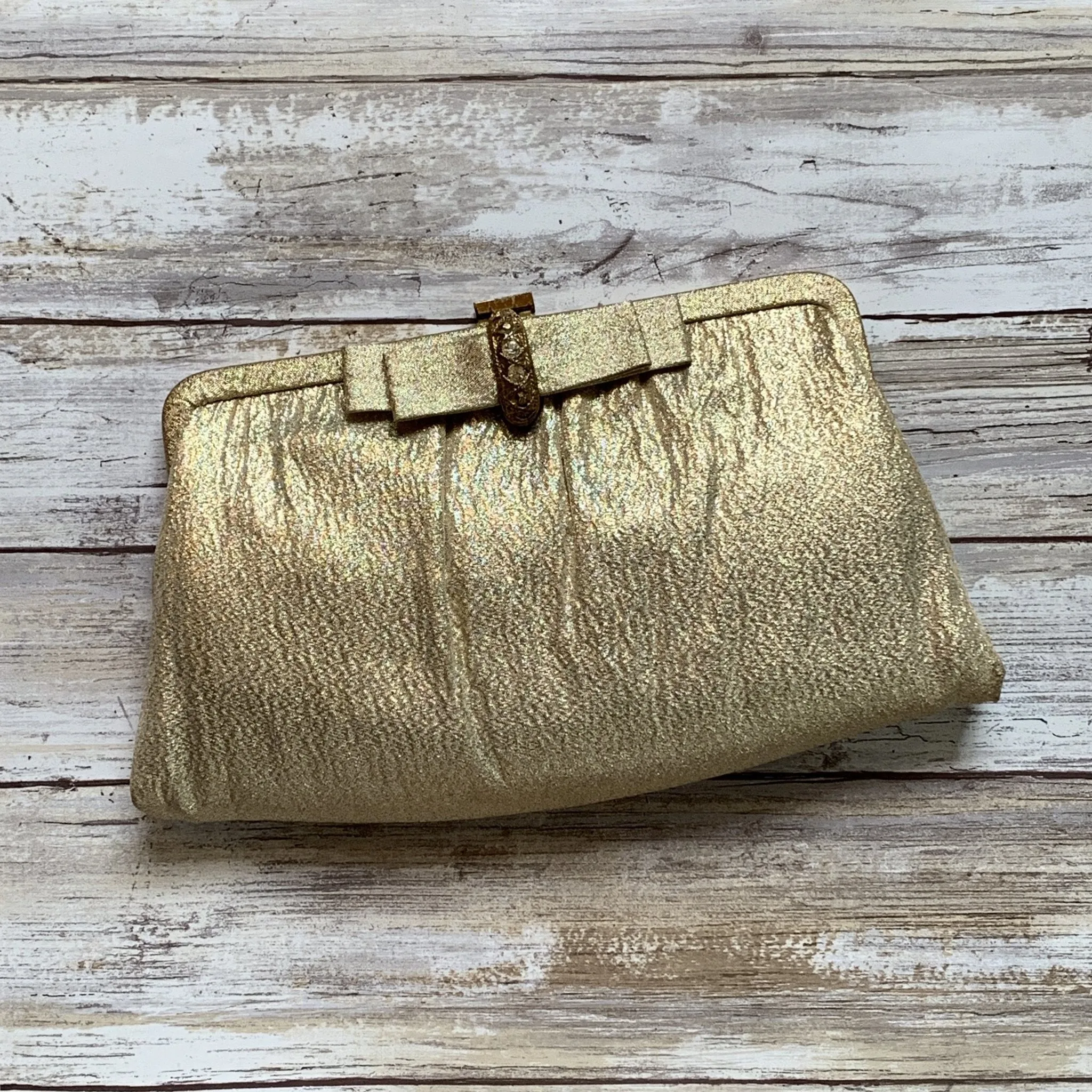 Vintage Gold Lame Clutch.  1960s Evening Bag. Glamorous Gold Purse. Vintage Fashion.